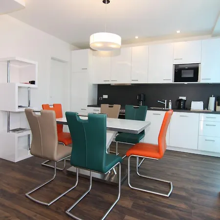 بيت للعطل Mit Aussensauna In